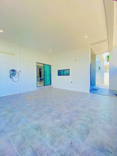 4-BR House, chon-buri, Nong Pla Lai, Bang Lamung (Pattaya), Chon Buri (Pattaya), 4 Bedrooms, 220 sqm, Single Detached House For Sale, by Thitiporn Pawikham, 500600355 - DDproperty.com
