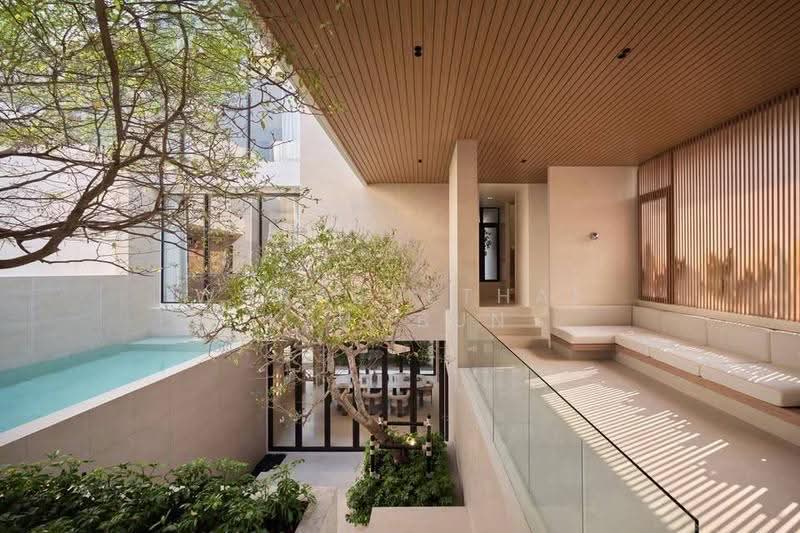 4-BR House, bangkok, Lat Phrao, Bangkok, 4 Bedrooms, 810 sqm, Single Detached House For Sale, by Woraruethai Klumbun, 500600384 - DDproperty.com