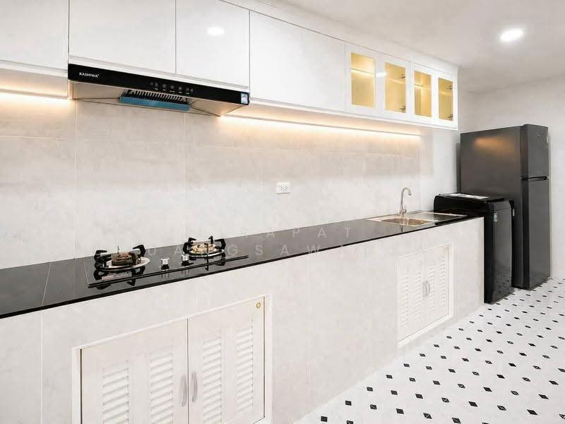 undefined, chon-buri, Nong Pru, Bang Lamung (Pattaya), Chon Buri (Pattaya), 4 Bedrooms, 325 sqm, Single Detached House For Rent, by Jirapat Chuangsawadsak, 500600592 - DDproperty.com