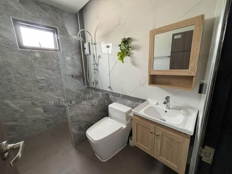 3-BR Villa, Chon Buri (Pattaya), Poong, Bang Lamung (Pattaya), Chon Buri (Pattaya), 3 Bedrooms, 120 sqm, Villa For Rent, by Jirapat Chuangsawadsak, 500600705 - DDproperty.com