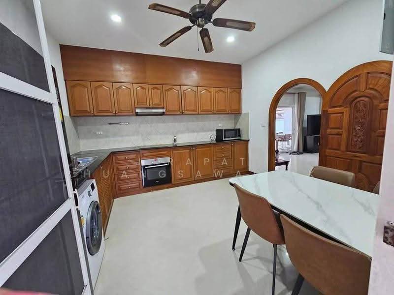 3-BR House, chon-buri, Nong Pru, Bang Lamung (Pattaya), Chon Buri (Pattaya), 3 Bedrooms, 263 sqm, Single Detached House For Rent, by Jirapat Chuangsawadsak, 500600831 - DDproperty.com
