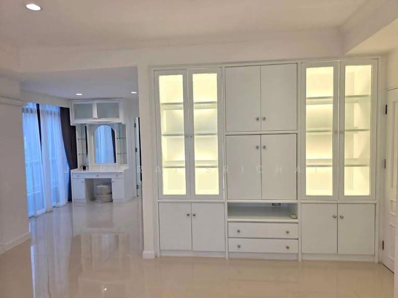 The Waterford Thonglor 11, bangkok, 219 Soi Thonglor Sukhumvit Road, Khlong Tan Nua, Watthana, Bangkok, 3 Bedrooms, 400 sqm, Condo For Rent, by Jurarat Srichat, 500601030 - DDproperty.com