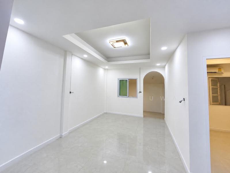Renovated corner-unit townhouse for sale at a great price – Phakdi Village, Kathu (Soi Namtok Kathu), phuket, Kathu, Phuket, 2 Bedrooms, 72 sqm, Townhouse For Sale, by Rachen Nopsuwan, 500601216 - DDproperty.com