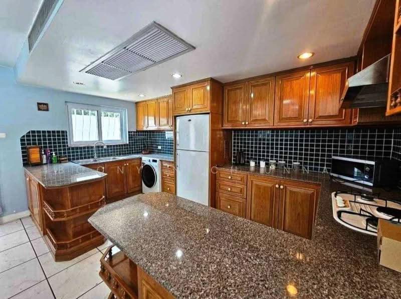 undefined, Chon Buri (Pattaya), Poong, Bang Lamung (Pattaya), Chon Buri (Pattaya), 3 Bedrooms, 220 sqm, Villa For Sale, by Boonyanuch Unna, 500601395 - DDproperty.com