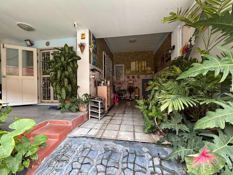 Kanda Baan Rim Khlong : หมู่บ้านกานดาริมคลอง, สมุทรสาคร, 111, พันท้ายนรสิงห์, เมืองสมุทรสาคร, สมุทรสาคร, 114 ตร.ม., ทาวน์เฮ้าส์ ขาย, โดย คุณเจ, 500601630 - DDproperty.com