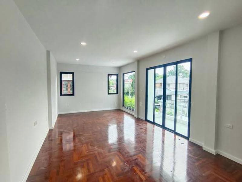 Chonlada Bangbuathong, nonthaburi, Bang Kruai - Sai Noi Road, Bang Bua Thong, Nonthaburi, 4 Bedrooms, 208 sqm, Single Detached House For Sale, by ชลิภา ชัยยะกุลภา, 500601679 - DDproperty.com