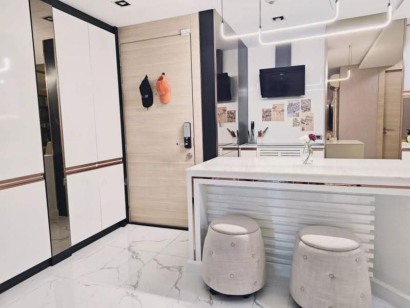 Klass Silom, Bangkok, 52 Silom Road, Silom, Bang Rak, Bangkok, 1 Bedroom, 51 sqm, Condo For Sale, by Chanon Phangchienghien, 500601846 - DDproperty.com