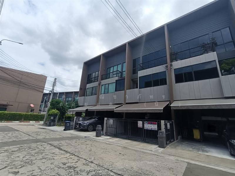 Baan Klang Muang Ladprao-Serithai : บ้านกลางเมือง ลาดพร้าว-เสรีไทย, กรุงเทพ, 8-2 ซอยเสรีไทย 52, คันนายาว, กรุงเทพ, 170 ตร.ม., ทาวน์เฮ้าส์ ขาย, โดย คุณ ณิชาภัทร พลอยแดง (นิว), 500602194 - DDproperty.com