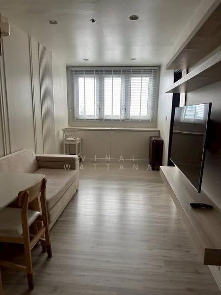 XT Huaikhwang, Bangkok, 244 Ratchadaphisek Road, Huai Khwang, Bangkok, 1 Bedroom, 35 sqm, Condo For Rent, by Vinai Wattana, 500602275 - DDproperty.com