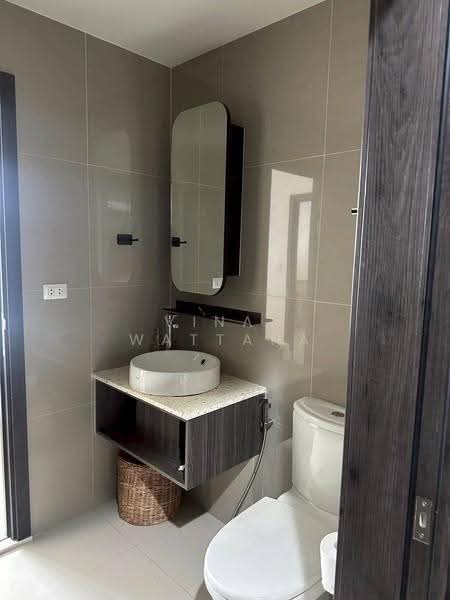 XT Huaikhwang, Bangkok, 244 Ratchadaphisek Road, Huai Khwang, Bangkok, 1 Bedroom, 35 sqm, Condo For Rent, by Vinai Wattana, 500602275 - DDproperty.com
