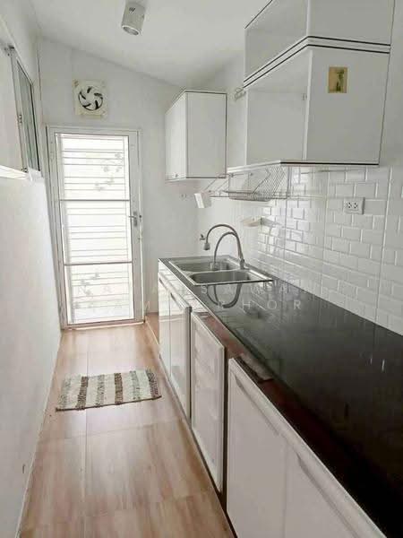 4-BR Townhouse, bangkok, Chatuchak, Bangkok, 4 Bedrooms, 140 sqm, Townhouse For Rent, by Napatsawan Tamjorhor, 500602278 - DDproperty.com