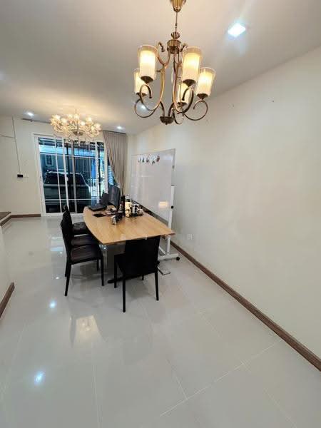 Golden Town Vibhavadi - Rangsit, Pathum Thani, Phaholyothin Road, Khlong Nung, Khlong Luang, Pathum Thani, 4 Bedrooms, 117 sqm, Townhouse For Sale, by ภวดล, 500602420 - DDproperty.com