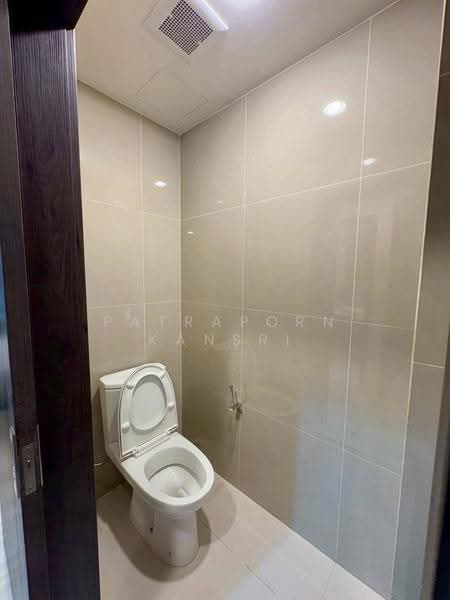 XT Huaikhwang, Bangkok, 244 Ratchadaphisek Road, Huai Khwang, Bangkok, 1 Bedroom, 30 sqm, Condo For Rent, by Patraporn Kansri, 500602464 - DDproperty.com