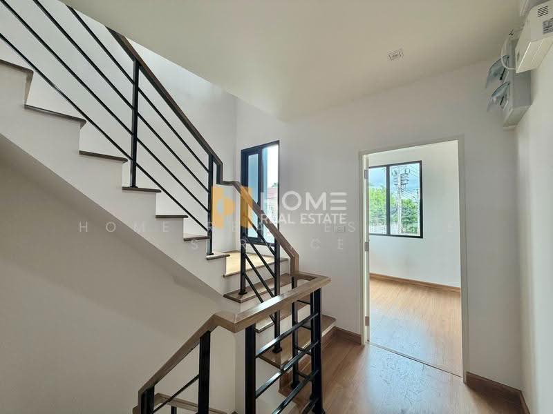 Baan Klang Muang Suksawat-Rama 3, Bangkok, Pracha Uthit 60 Alley, Thung Khru, Bangkok, 3 Bedrooms, 143 sqm, Townhouse For Sale, by HOME Real Estate Service, 500602496 - DDproperty.com
