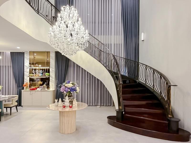 Grand Bangkok Boulevard Krungthepkritha, Bangkok, Srinakarin-Romklao Road, Khlong Sam Prawet, Lat Krabang, Bangkok, 5 Bedrooms, 604 sqm, Single Detached House For Sale, by กรกฤตย์ บุญสระ, 500602549 - DDproperty.com