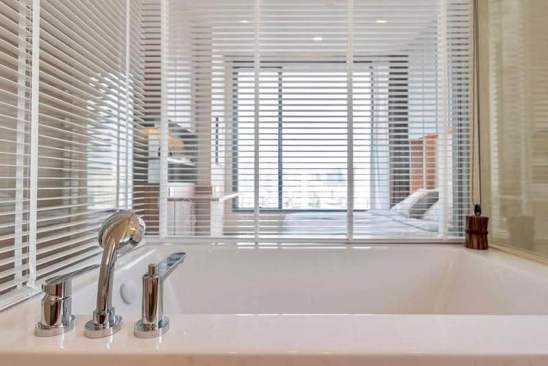 The Esse Asoke, Bangkok, 333 Soi Sukhumvit 21, Sukhumvit Road, Khlongtoei Nua, Watthana, Bangkok, 2 Bedrooms, 75 sqm, Condo For Rent, by Kornkanok Sonvichai, 500602637 - DDproperty.com