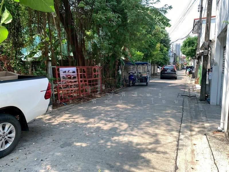 ที่ดินเปล่า 42 ตร.ว. ใกล้รถไฟรถไฟฟ้สายสีเหลือง ซอยลาดพร้าว34, กรุงเทพ, ถนนลาดพร้าว, สามเสนนอก, ห้วยขวาง, กรุงเทพ, 168 ตร.ม., ที่ดิน ขาย, โดย คุณ ธัญพิสิษฐ์ จิตประพัฒน์ (โซน), 500602657 - DDproperty.com