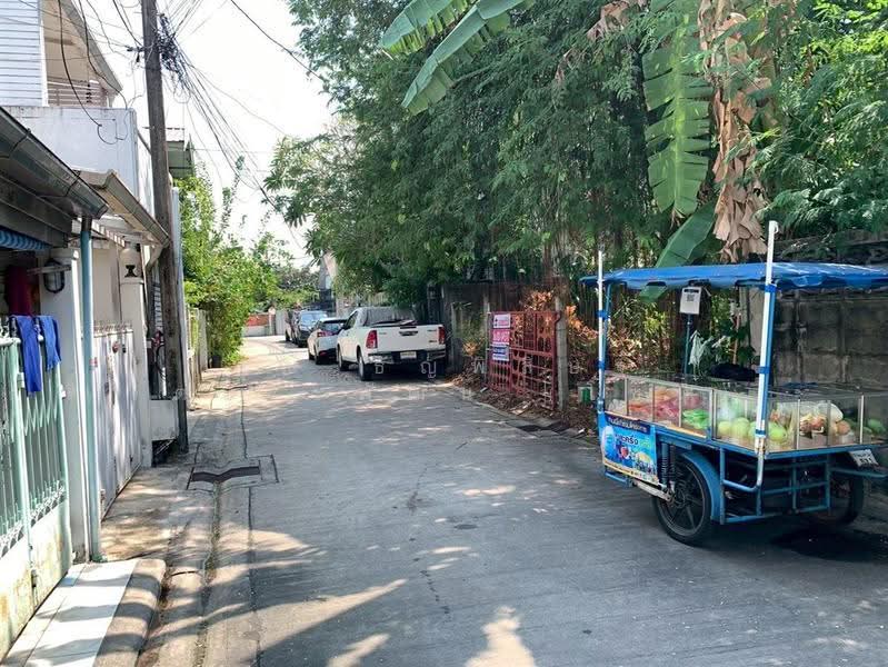 ที่ดินเปล่า 42 ตร.ว. ใกล้รถไฟรถไฟฟ้สายสีเหลือง ซอยลาดพร้าว34, Bangkok, ถนนลาดพร้าว, Samsen Nok, Huai Khwang, Bangkok, , 168 sqm, Land For Sale, by คุณ ธัญพิสิษฐ์ จิตประพัฒน์ (โซน), 500602657 - DDproperty.com