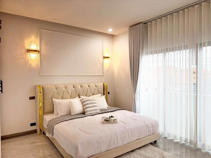 3 Bedroom Semi Detached House for Sale Siam Country Club, Chon Buri (Pattaya), Bang Lamung, Bang Lamung (Pattaya), Chon Buri (Pattaya), 3 Bedrooms, 250 sqm, Single Detached House For Sale, by PLC real estate, 500603261 - DDproperty.com