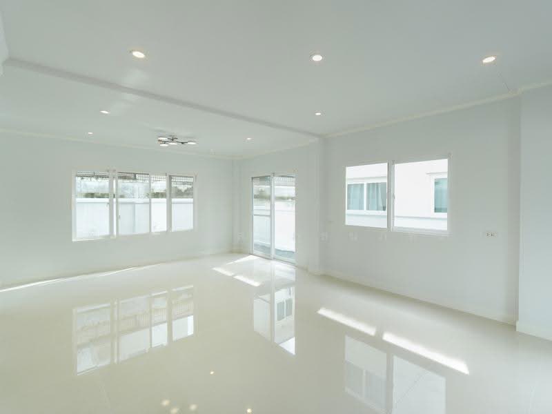 Renovated Semi-Detached: Supalai Ville Khlong 2, Pathum Thani, Pathum Thani, Khlong Song, Khlong Luang, Pathum Thani, 3 Bedrooms, 151 sqm, Semi-Detached House (Twin House) For Sale, by พิมพ์นภัส ภูธนภัทร, 500604289 - DDproperty.com