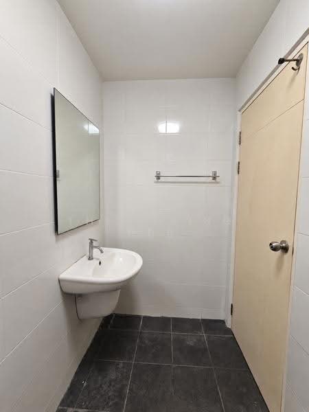 The Trust Condo Ngamwongwan, Nonthaburi, 74 Ngamwongwan Road, Bang Khen, Muang Nonthaburi, Nonthaburi, 1 Bedroom, 31 sqm, Condo For Sale, by THE LIVING HUB, 500604439 - DDproperty.com