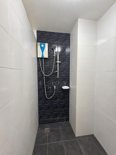 The Trust Condo Ngamwongwan, Nonthaburi, 74 Ngamwongwan Road, Bang Khen, Muang Nonthaburi, Nonthaburi, 1 Bedroom, 31 sqm, Condo For Sale, by THE LIVING HUB, 500604439 - DDproperty.com
