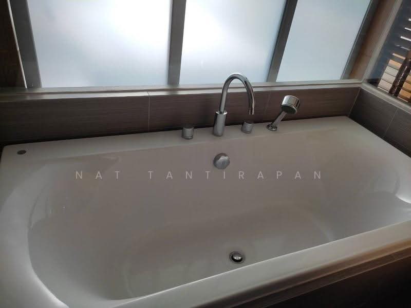 Siri At Sukhumvit, Bangkok, 902 Sukhumvit Road, Phra Kanong, Khlong Toei, Bangkok, 2 Bedrooms, 70 sqm, Condo For Rent, by Nat Tantirapan, 500604720 - DDproperty.com