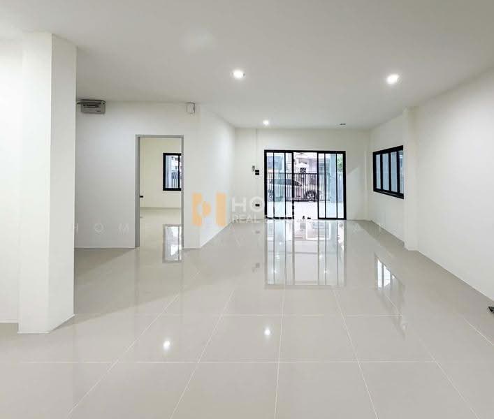 อิ่มอัมพร 2, Bangkok, Bang Chuek Nang, Taling Chan, Bangkok, 5 Bedrooms, 200 sqm, Semi-Detached House (Twin House) For Sale, by HOME Real Estate Service, 500604736 - DDproperty.com