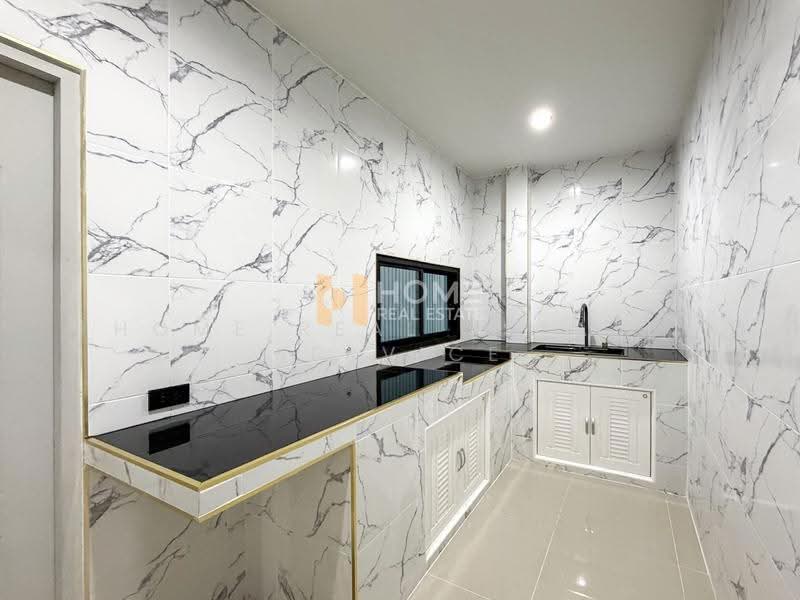 อิ่มอัมพร 2, Bangkok, Bang Chuek Nang, Taling Chan, Bangkok, 5 Bedrooms, 200 sqm, Semi-Detached House (Twin House) For Sale, by HOME Real Estate Service, 500604736 - DDproperty.com
