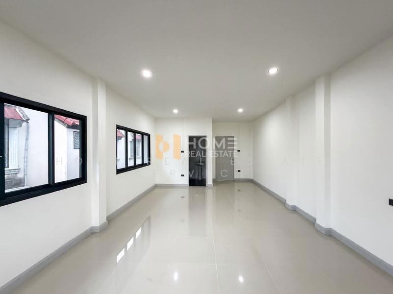 อิ่มอัมพร 2, Bangkok, Bang Chuek Nang, Taling Chan, Bangkok, 5 Bedrooms, 200 sqm, Semi-Detached House (Twin House) For Sale, by HOME Real Estate Service, 500604736 - DDproperty.com
