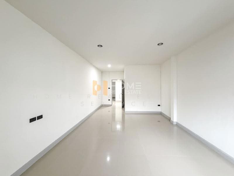อิ่มอัมพร 2, Bangkok, Bang Chuek Nang, Taling Chan, Bangkok, 5 Bedrooms, 200 sqm, Semi-Detached House (Twin House) For Sale, by HOME Real Estate Service, 500604736 - DDproperty.com