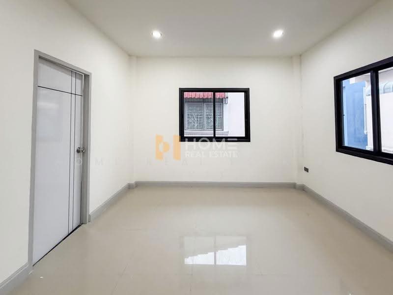 อิ่มอัมพร 2, Bangkok, Bang Chuek Nang, Taling Chan, Bangkok, 5 Bedrooms, 200 sqm, Semi-Detached House (Twin House) For Sale, by HOME Real Estate Service, 500604736 - DDproperty.com