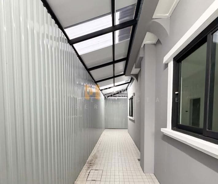 อิ่มอัมพร 2, Bangkok, Bang Chuek Nang, Taling Chan, Bangkok, 5 Bedrooms, 200 sqm, Semi-Detached House (Twin House) For Sale, by HOME Real Estate Service, 500604736 - DDproperty.com