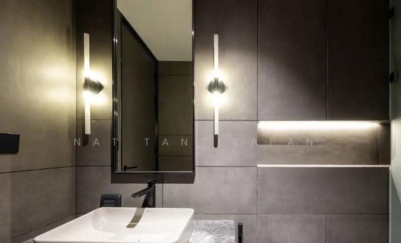 The Esse Asoke, Bangkok, 333 Soi Sukhumvit 21, Sukhumvit Road, Khlongtoei Nua, Watthana, Bangkok, 2 Bedrooms, 158 sqm, Condo For Sale, by Nat Tantirapan, 500604946 - DDproperty.com