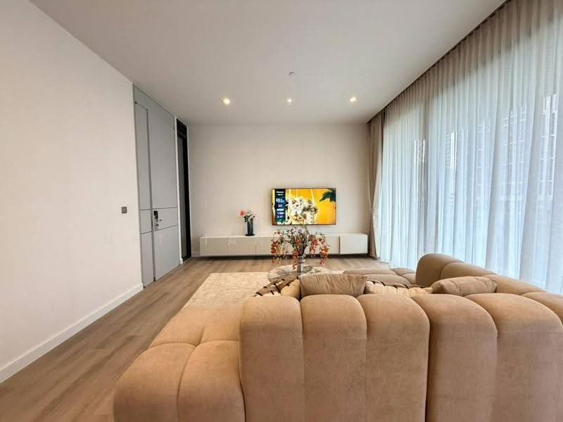 Vittorio 39, Bangkok, 8 Sukhumvit, Khlong Tan Nua, Watthana, Bangkok, 2 Bedrooms, 140 sqm, Condo For Rent, by Nat Tantirapan, 500605002 - DDproperty.com