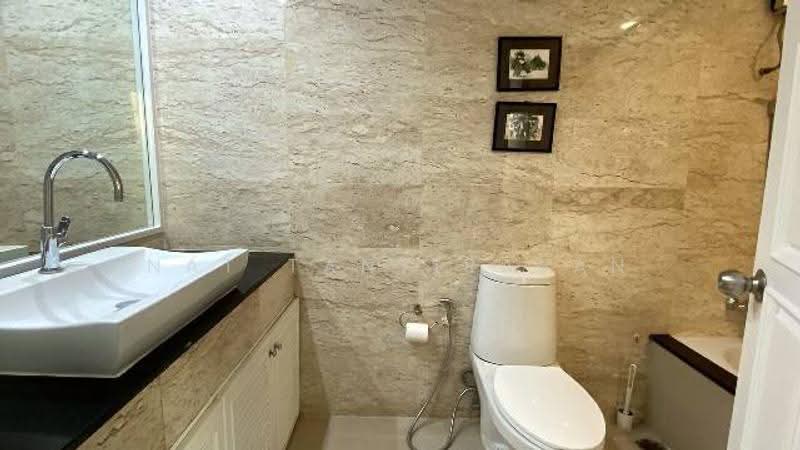 Fifty Fifth Tower, Bangkok, 84 Soi Sukhumvit 55, Sukhumvit Road, Khlong Tan Nua, Watthana, Bangkok, 3 Bedrooms, 170 sqm, Condo For Rent, by Nat Tantirapan, 500605019 - DDproperty.com