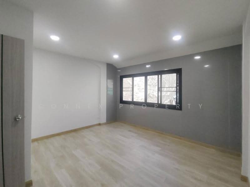 Three - storey townhouse, 20 square wah, Soi Ladprao 93., Bangkok, ลาดพร้าว, Khlong Chaokhun Sing, Wang Thonglang, Bangkok, 4 Bedrooms, 180 sqm, Townhouse For Sale, by Connex Property, 500605090 - DDproperty.com