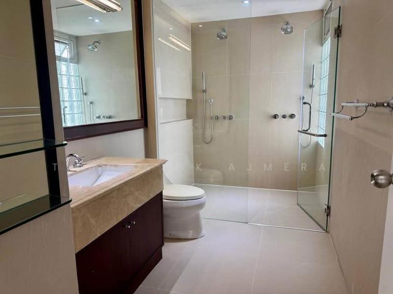 D.S. Tower 1 Sukhumvit 33, Bangkok, Soi Phrom Chit, Khlong Tan Nua, Watthana, Bangkok, 3 Bedrooms, 250 sqm, Condo For Rent, by Thanyalak Ajmera, 500605422 - DDproperty.com