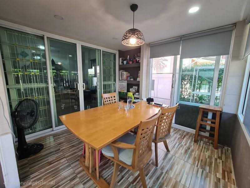 Baan Lalin In The Park Wongwaen – Rattanathibet : บ้านลลิล อิน เดอะ พาร์ค วงแหวนฯ – รัตนาธิเบศร์, นนทบุรี, ถนนวงแหวนฯ-รัตนาธิเบศร์, เสาธงหิน, บางใหญ่, นนทบุรี, 150 ตร.ม., บ้านแฝด ขาย, โดย รัชยา ยุวพันธ์, 500605617 - DDproperty.com