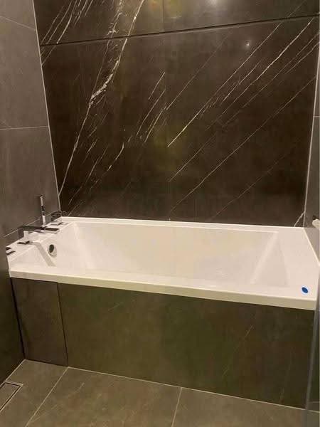 The Esse at Singha Complex, bangkok, 1788 New Petchaburi Rd, Khlongtoei Nua, Watthana, Bangkok, 1 Bedroom, 47 sqm, Condo For Rent, by Nutnaree Nakkaew, 500605623 - DDproperty.com