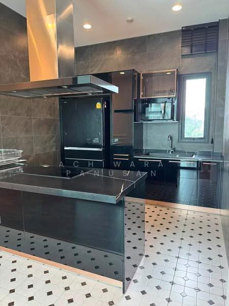 บ้านเดี่ยวพลูวิลล่าสุทธิสาร, Bangkok, อินทามะระ, Huai Khwang, Bangkok, 7 Bedrooms, 625 sqm, Single Detached House For Rent, by Achiwara Panusan, 500605706 - DDproperty.com