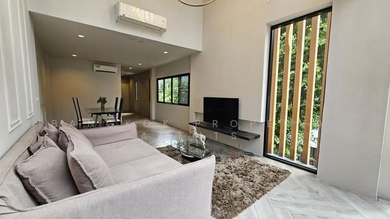 Townhouse in Ekkamai, Bangkok, Khlong Tan Nua, Watthana, Bangkok, 4 Bedrooms, 200 sqm, Townhouse For Rent, by BANGKOK PROPERTY AGENTS, 500605761 - DDproperty.com