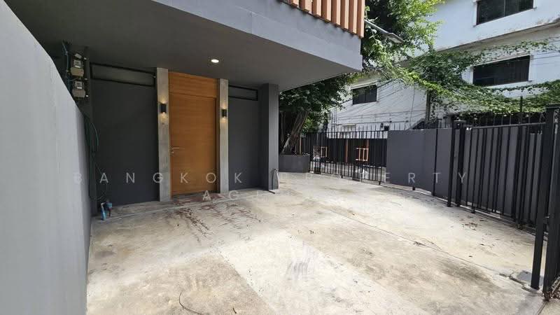 Townhouse in Ekkamai, กรุงเทพ, คลองตันเหนือ, วัฒนา, กรุงเทพ, 200 ตร.ม., ทาวน์เฮ้าส์ ให้เช่า, โดย BANGKOK PROPERTY AGENTS, 500605761 - DDproperty.com