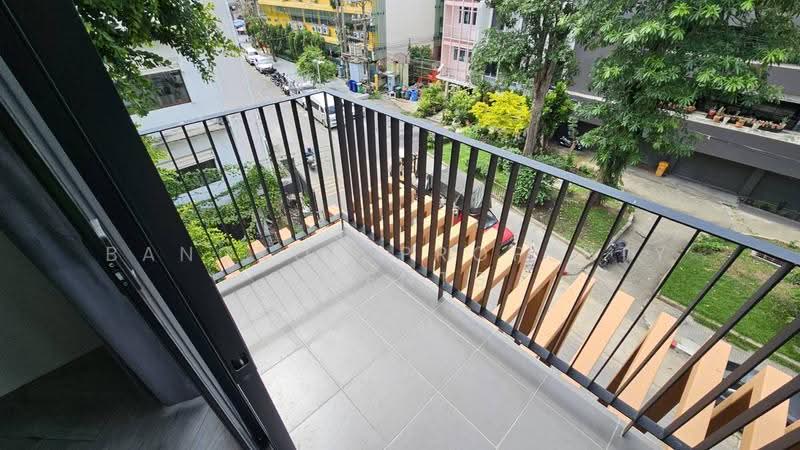 Townhouse in Ekkamai, Bangkok, Khlong Tan Nua, Watthana, Bangkok, 4 Bedrooms, 200 sqm, Townhouse For Rent, by BANGKOK PROPERTY AGENTS, 500605761 - DDproperty.com