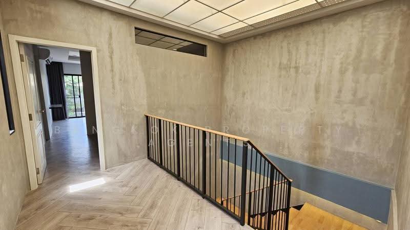 Townhouse in Ekkamai, Bangkok, Khlong Tan Nua, Watthana, Bangkok, 4 Bedrooms, 200 sqm, Townhouse For Rent, by BANGKOK PROPERTY AGENTS, 500605761 - DDproperty.com