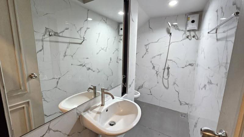 Townhouse in Ekkamai, Bangkok, Khlong Tan Nua, Watthana, Bangkok, 4 Bedrooms, 200 sqm, Townhouse For Rent, by BANGKOK PROPERTY AGENTS, 500605761 - DDproperty.com