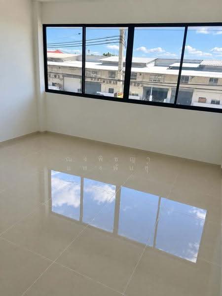 Buathong Factory: Warehouse for rent, 482 sq.m. with mezzanine; container-accessible. Bang Bua Thong, nonthaburi, บางกรวย-ไทรน้อย, Bang Rak Yai, Bang Bua Thong, Nonthaburi, , 482 sqm, Warehouse/Factory For Rent, by Nongpichaya Pangpun, 500606004 - DDproperty.com