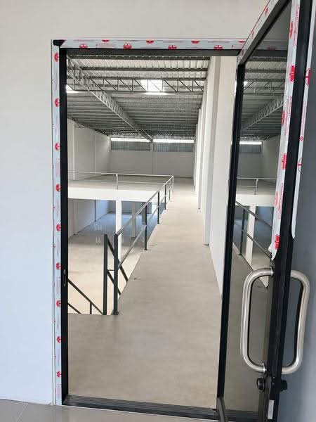 Buathong Factory: Warehouse for rent, 482 sq.m. with mezzanine; container-accessible. Bang Bua Thong, nonthaburi, บางกรวย-ไทรน้อย, Bang Rak Yai, Bang Bua Thong, Nonthaburi, , 482 sqm, Warehouse/Factory For Rent, by Nongpichaya Pangpun, 500606004 - DDproperty.com