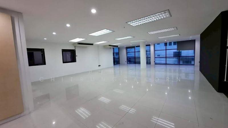 ตึกให้เช่า 5 ชั้น ทาวน์อินทาวน์ – ธารทิพย์, กรุงเทพ, พลับพลา, วังทองหลาง, กรุงเทพ, 1,000 ตร.ม., ตึกแถว-อาคารพาณิชย์ ให้เช่า, โดย Pudis Chitrungsakorn, 500606230 - DDproperty.com