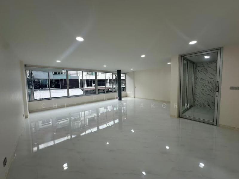 Townhome for Rent – Lat Phrao 80, bangkok, Wang Thonglang, Bangkok, 3 Bedrooms, 350 sqm, Townhouse For Rent, by Pudis Chitrungsakorn, 500606292 - DDproperty.com